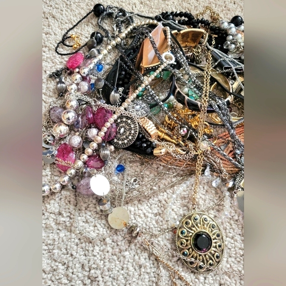 unbranded Jewelry - Mystery Costume Jewelry Bag 2.7 pounds